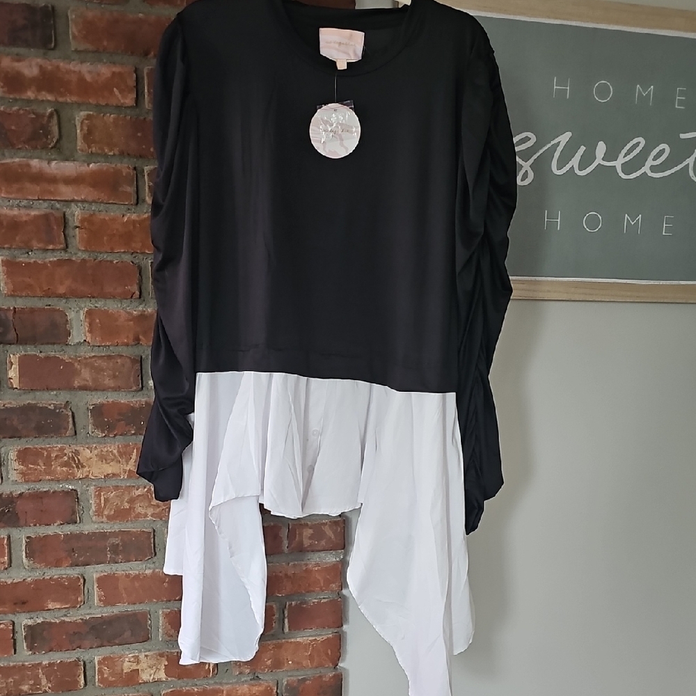 Super Cute Black and White Women's Top